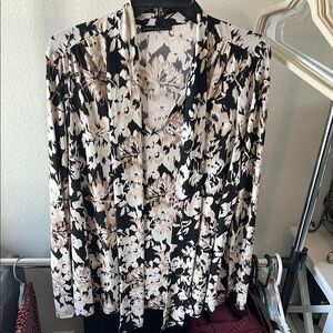 Lane Bryant Black and White Pleated Long Sleeve Blouse with lots of stretch!